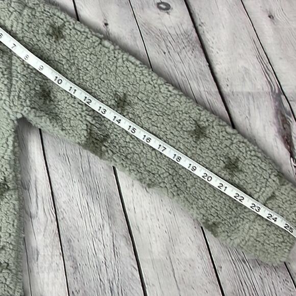 𝅺Thread & Supply Oversized Teddy Bear Fleece Pullover Sweater Gray Size XS, NWT - Picture 8 of 9